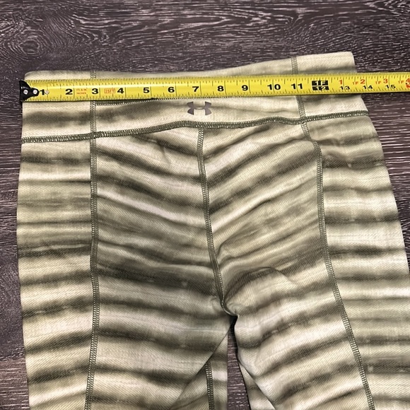 Under Amour 3/4 Length Leggings Size Small - Picture 6 of 8